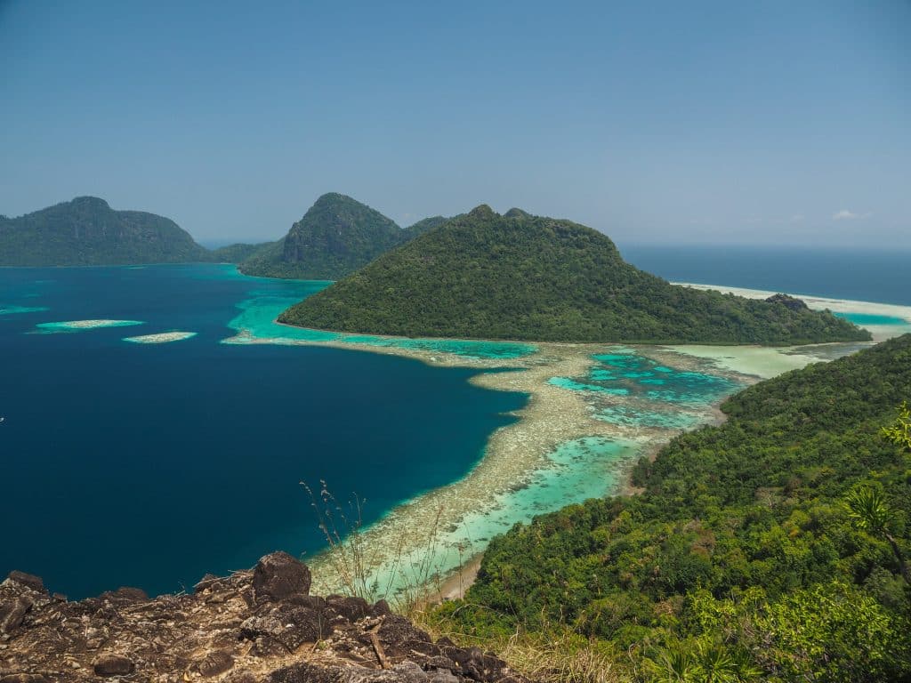 Semporna, Borneo. Photo: Lesly Derksen/Unsplash.