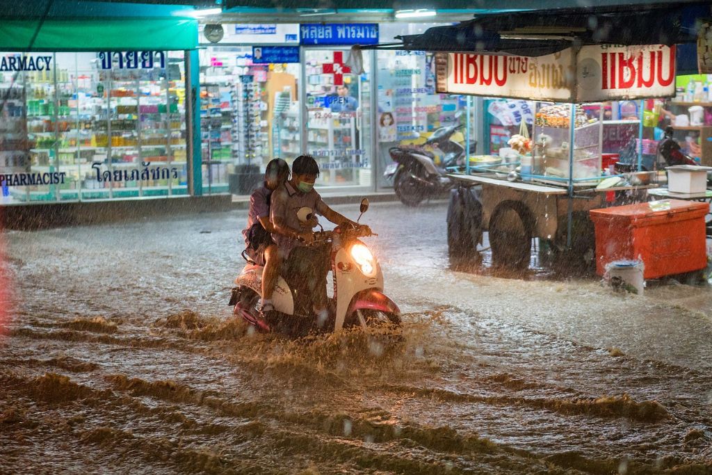 Extreme Heat, Heavy Rain Kill Hundreds Across Thailand, East Africa